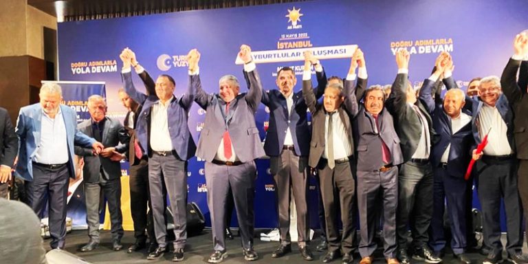 Bakan Kurum İstanbul’da Bayburt STK’larıyla bir araya geldi